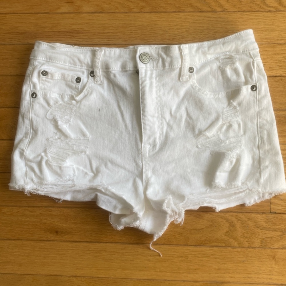 Aeropostale white high rise short shorts. Size 8